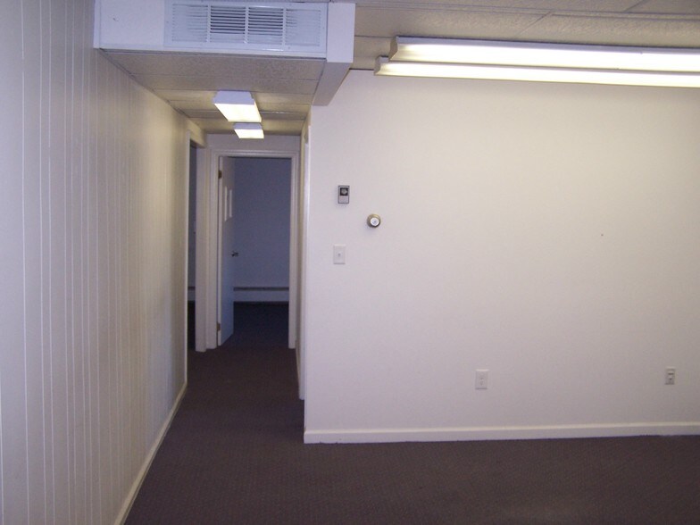 More Photos Of 9 E Loockerman St, Dover Office For Lease