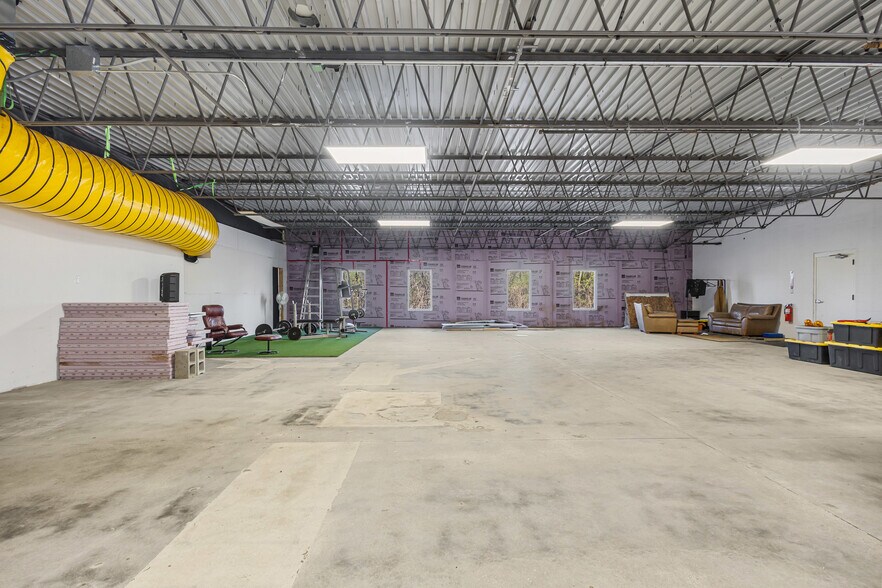 More Photos Of 2104 International Ln, Madison Light Distribution For Sale