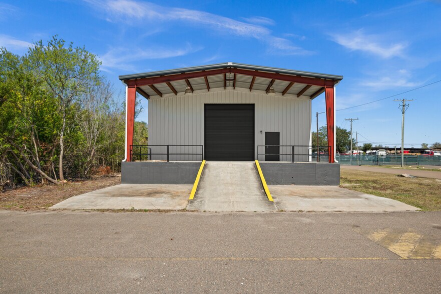 More Photos Of 5115 Hartford St, Tampa Manufacturing For Sale