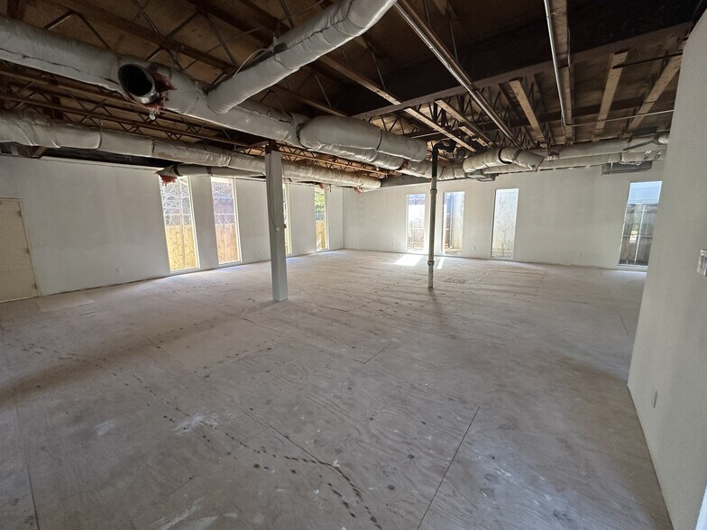 More Photos Of 3300 Douglas Ave, Dallas Storefront Retail Office For Lease