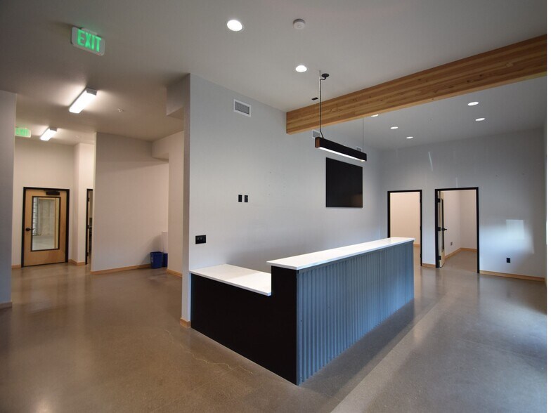 More Photos Of 2405 SW 1st St, Redmond Industrial For Lease