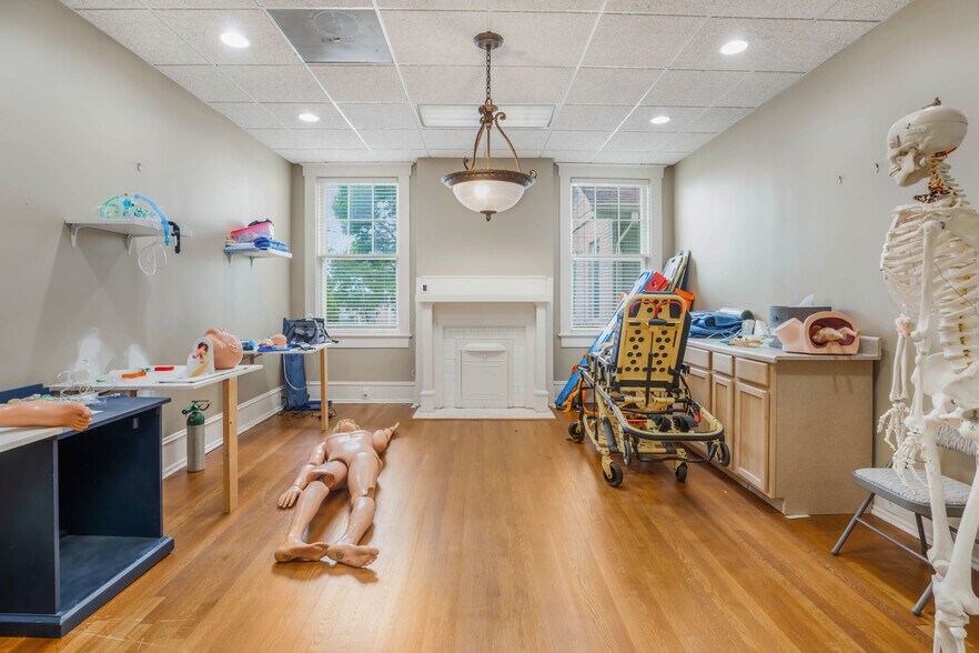 More Photos Of 720 North Ave, Macon-Bibb Office Residential For Sale