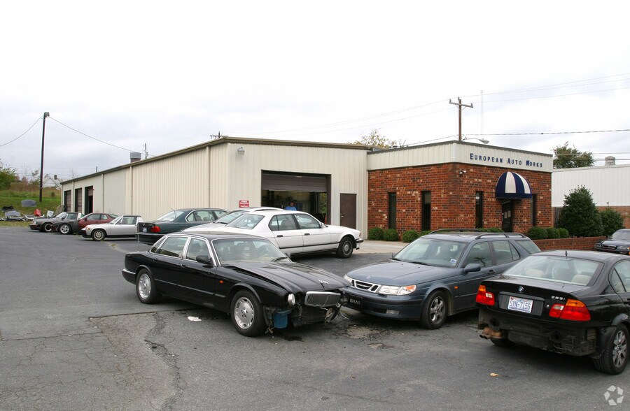 More Photos Of 600 Tipton Pl, Greensboro Flex For Lease
