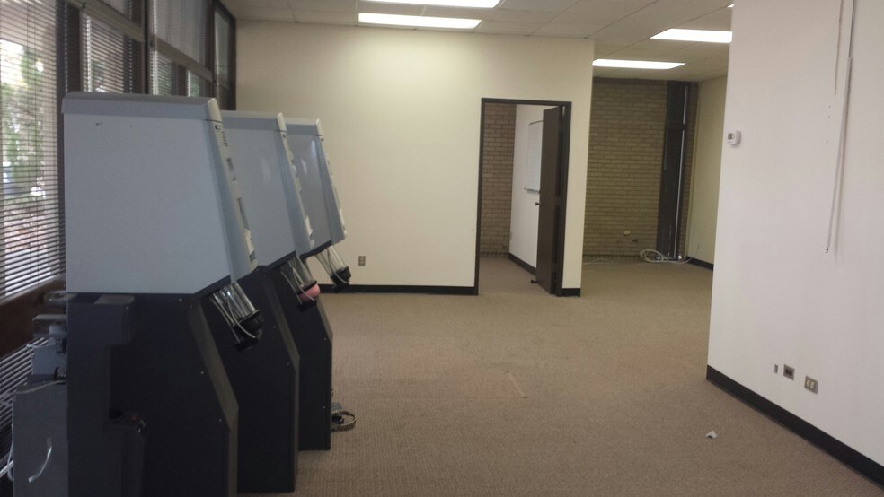 More Photos Of 130 Lexington Ln, Southern Pines Office For Lease