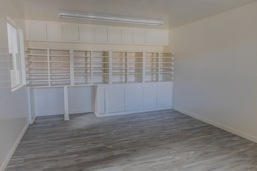 More Photos Of 351 W 131st St, Los Angeles Warehouse For Lease