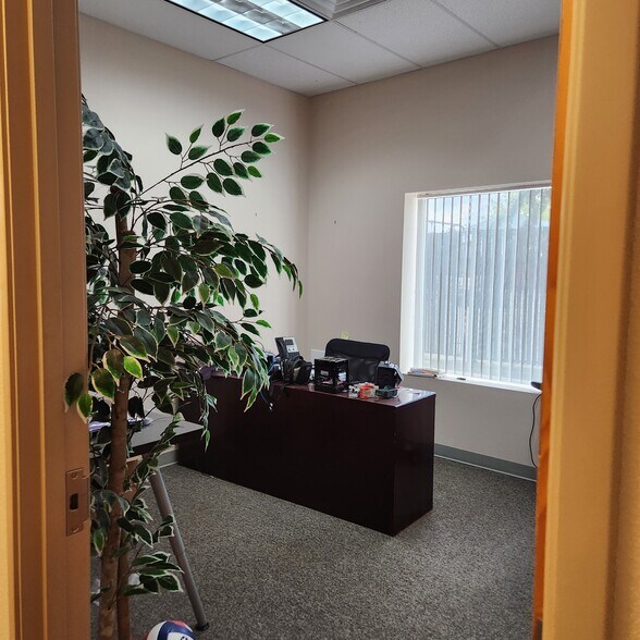 More Photos Of 5300 MacArthur Blvd, Vancouver Office For Lease