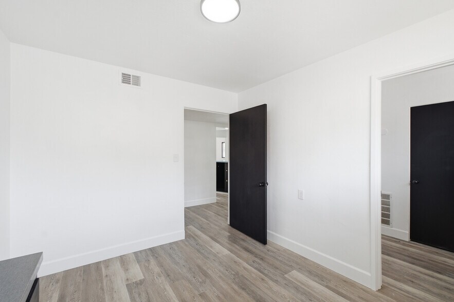 More Photos Of 1012 Hale Ave, Corcoran Office Residential For Sale