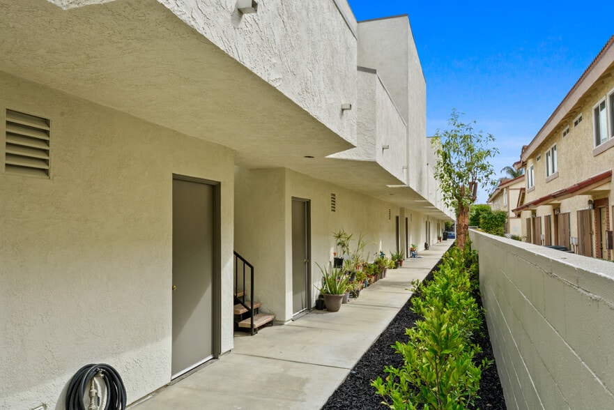 More Photos Of 15627 Belshire Ave, Norwalk Apartments For Sale