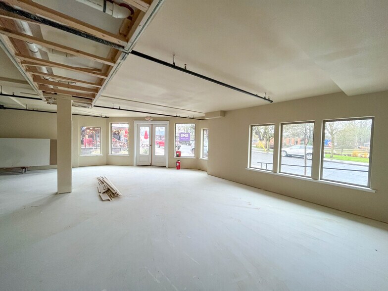 More Photos Of 107 C Street, Independence Apartments For Lease