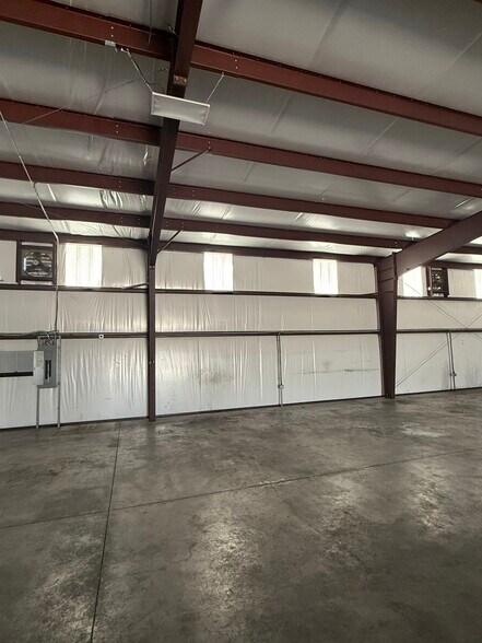 More Photos Of 3943 S Interstate 35, New Braunfels Unknown For Lease