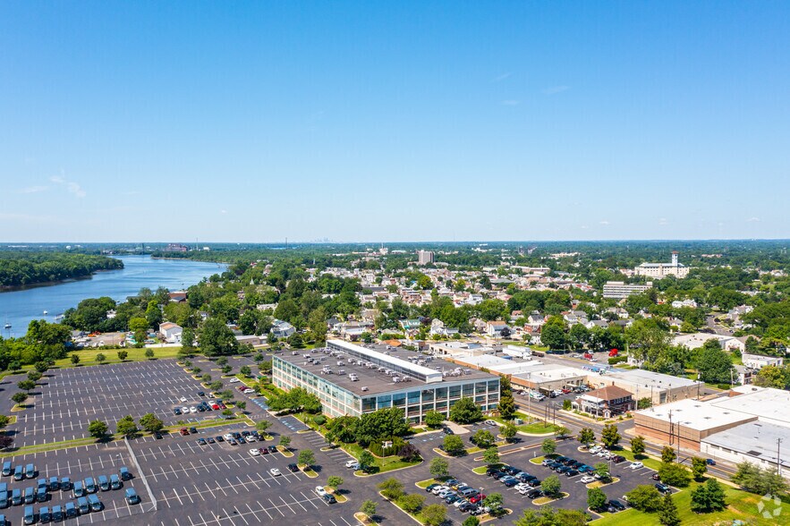 More Photos Of 1414 Radcliffe St, Bristol Office For Sale