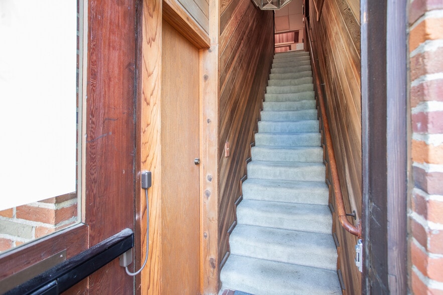 More Photos Of 310-312 1st St, Marysville Office Residential For Lease