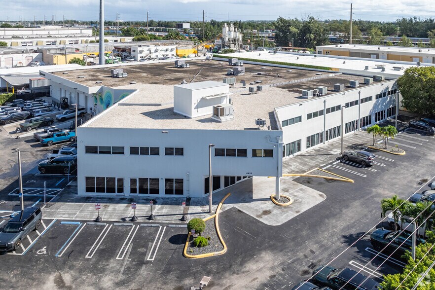 More Photos Of 6955 NW 52nd St, Miami Office For Lease