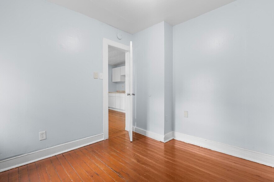 More Photos Of 156 Orange St, Waterbury Apartments For Sale