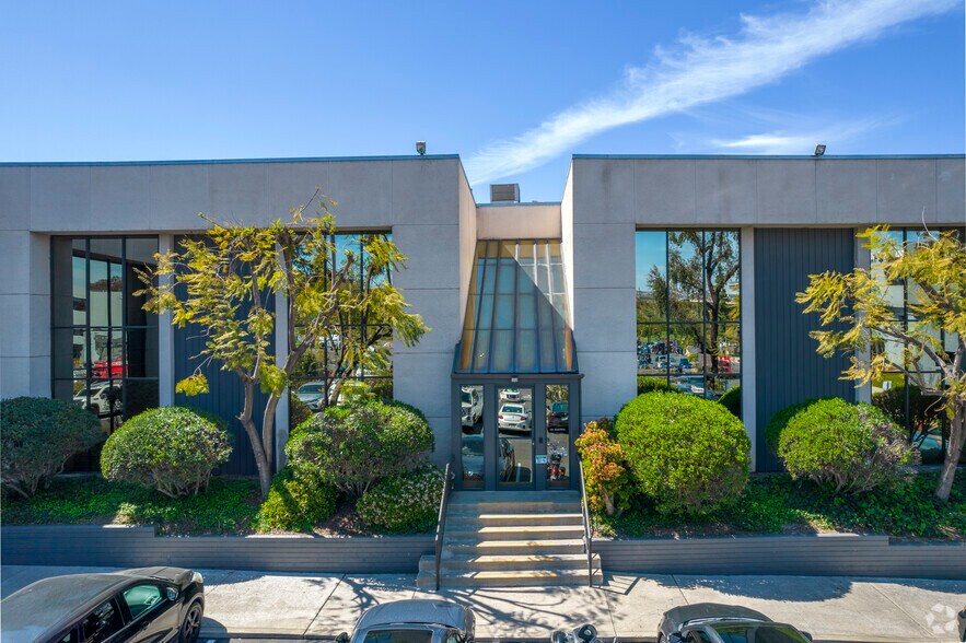 More Photos Of 3636 Camino del Rio N, San Diego Office For Lease