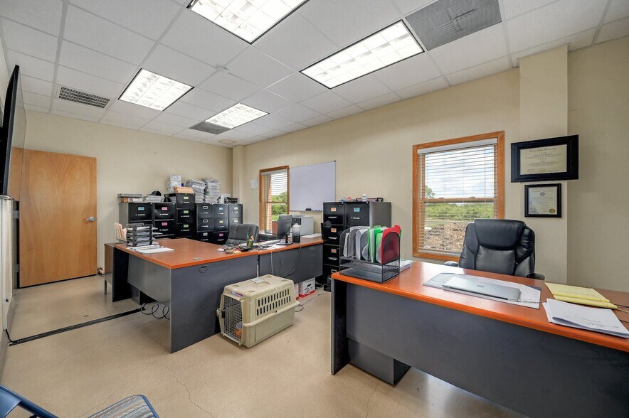 More Photos Of 1300 Universal City Blvd, Universal City Warehouse For Sale