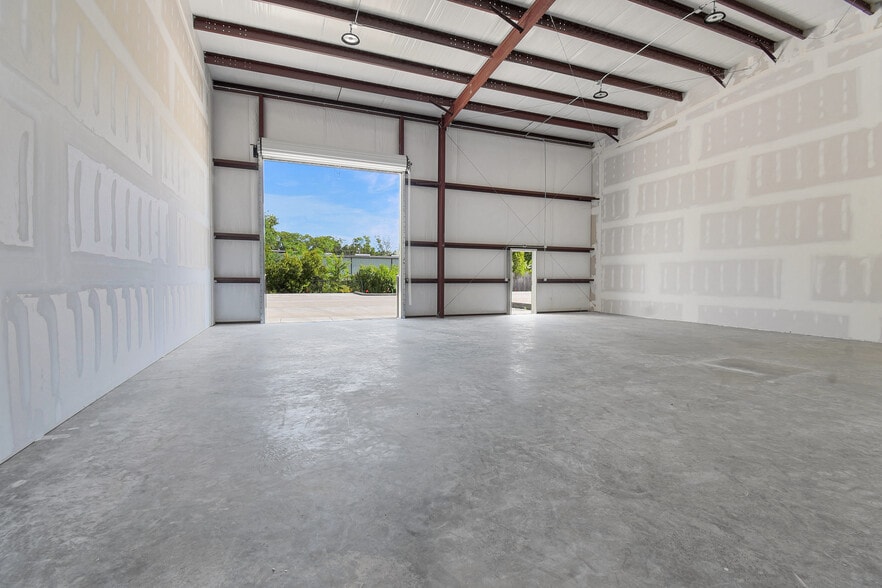 More Photos Of 4945 Crescent Technical Ct, Saint Augustine Warehouse For Lease