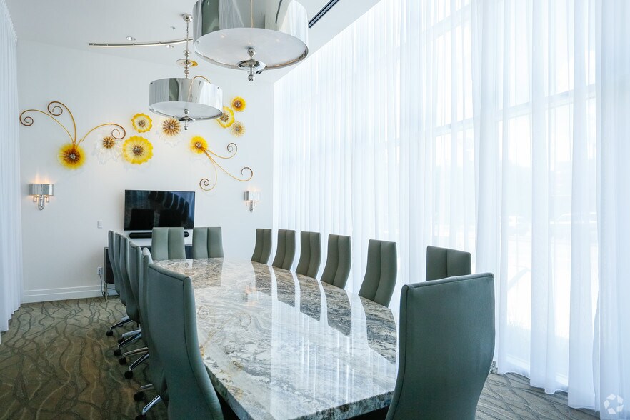 More Photos Of 2929 Weslayan St, Houston Apartments For Lease