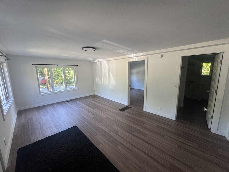 More Photos Of 36 and 38 Summer St, Oakland Self Storage For Sale