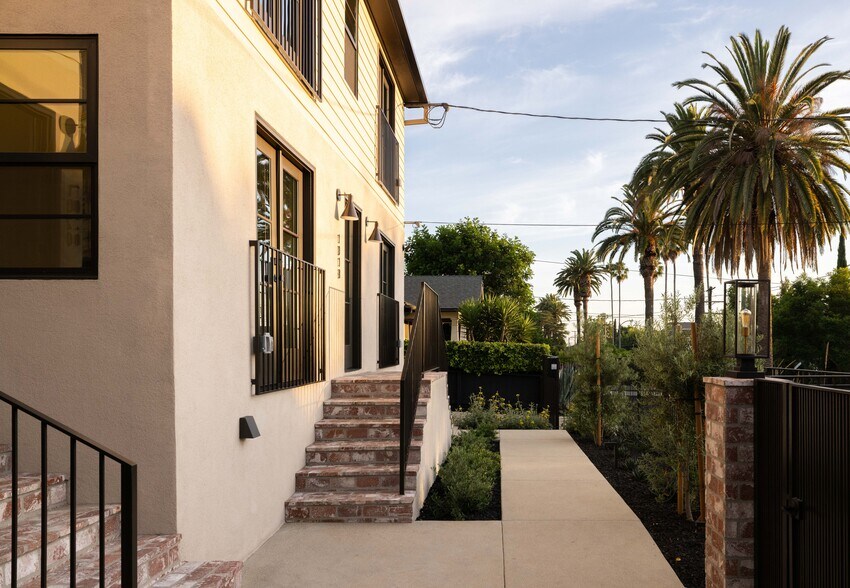 More Photos Of 1018 Manzanita St, Los Angeles Apartments For Sale