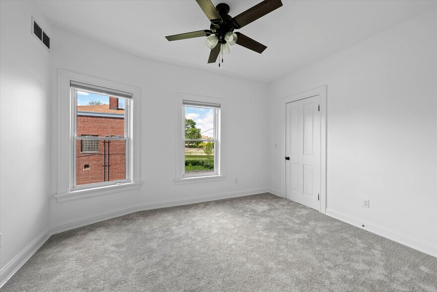 More Photos Of 124 W North Ave, Milwaukee Daycare Center For Sale