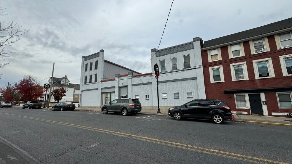 More Photos Of 309 S Main St, Phillipsburg Office For Sale