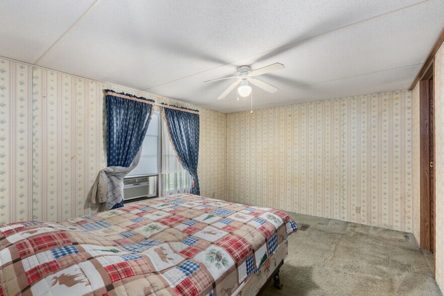 More Photos Of 993 S Hanover St, Pottstown Service For Sale