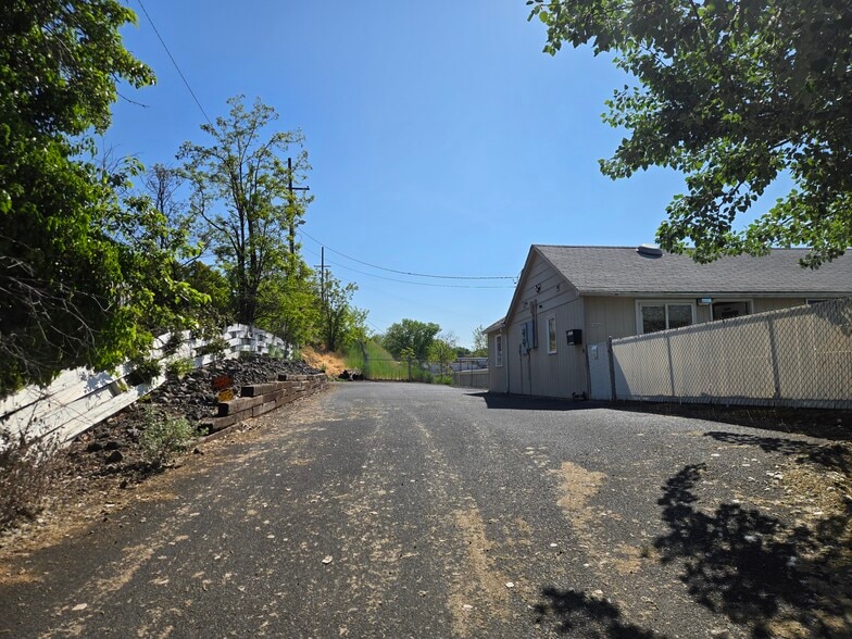 More Photos Of 903 16th Ave, Lewiston Flex For Sale