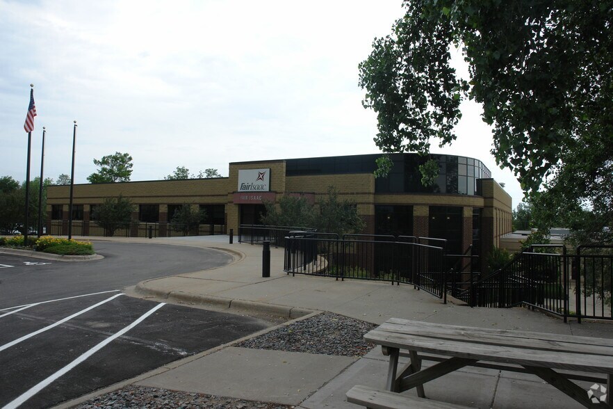 More Photos Of 4295 Lexington Ave N, Arden Hills Office For Lease