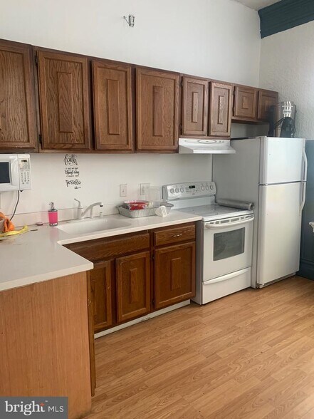 More Photos Of 238 Cambria, Philadelphia Religious Facility For Sale