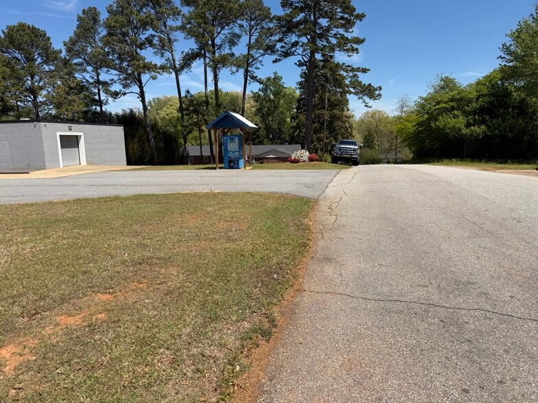 More Photos Of 3499 E River St, Anderson Convenience Store For Sale