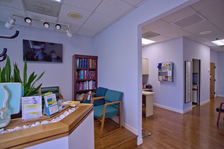 More Photos Of 7002 Little River Tpke, Annandale Office For Lease
