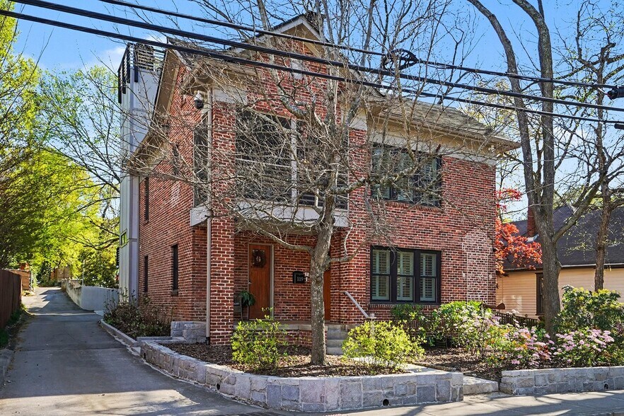 More Photos Of 117 E Maple St, Decatur Loft Creative Space For Sale