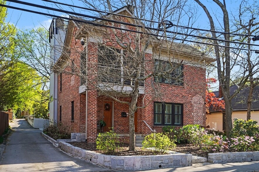 More Photos Of 119 E Maple St, Decatur Loft Creative Space For Sale