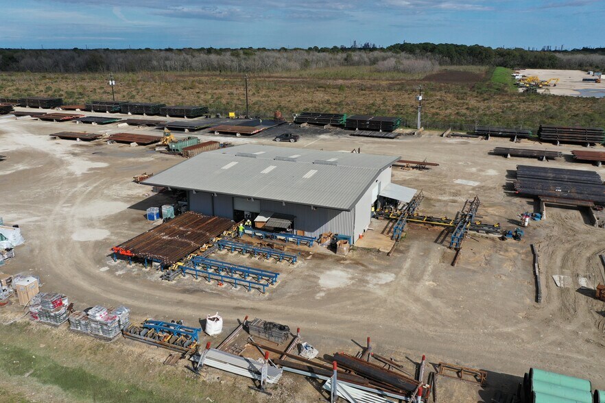 More Photos Of 6421 FM 1942, Baytown Warehouse For Lease