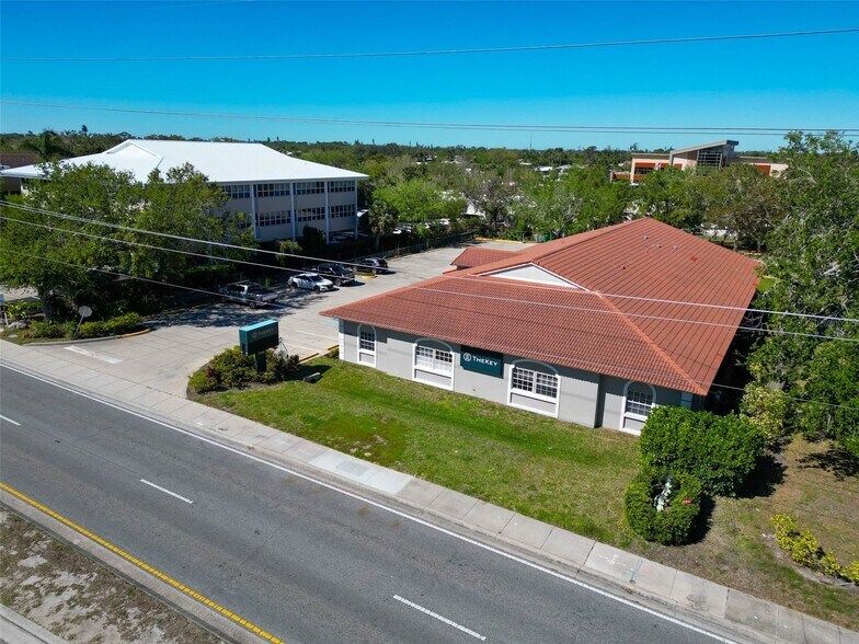 More Photos Of 7100 S Beneva Rd, Sarasota Office For Lease