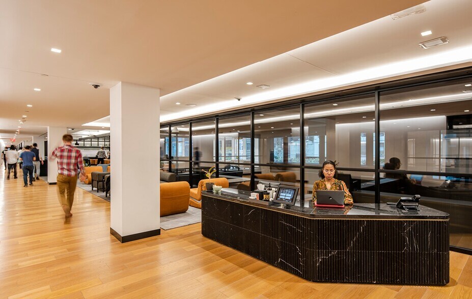 More Photos Of PENN 1, New York Office For Lease