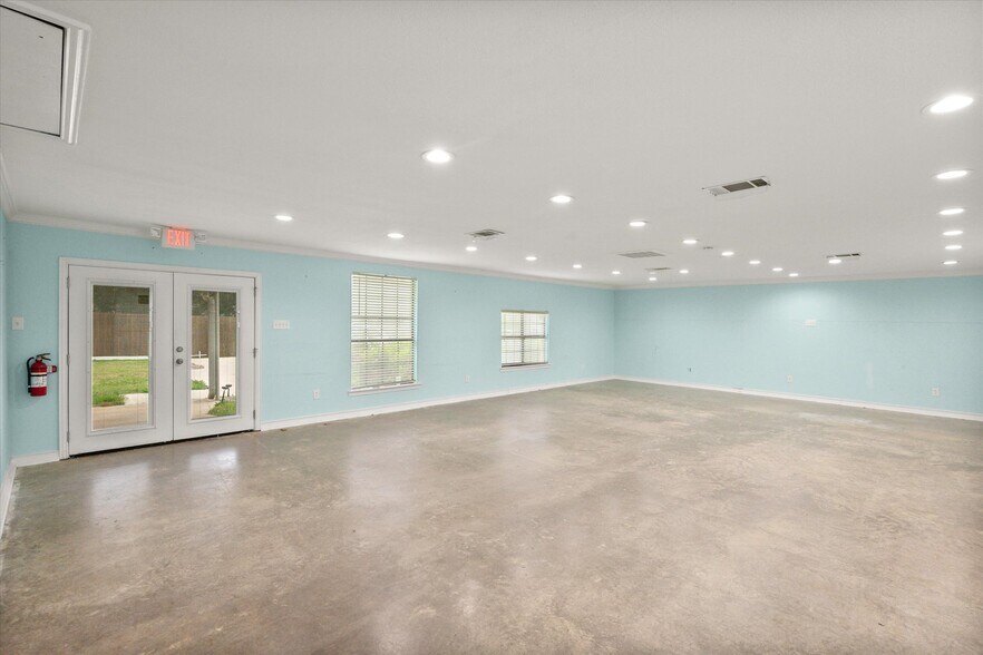 More Photos Of 8850 Davis Blvd, Southlake Land For Lease