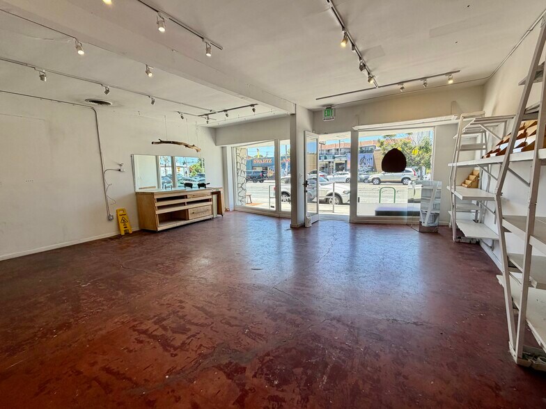 More Photos Of 816 Lincoln Blvd, Venice Storefront For Lease