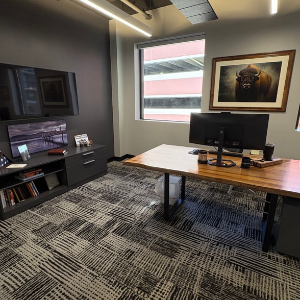 More Photos Of 44 S Vail Ave, Arlington Heights Coworking Space