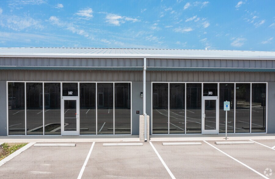 More Photos Of 706 Leander Dr, Leander Unknown For Lease