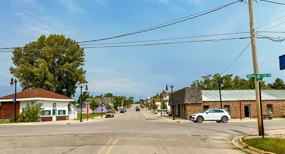 More Photos Of 210 2nd St, Lincoln Flex For Sale