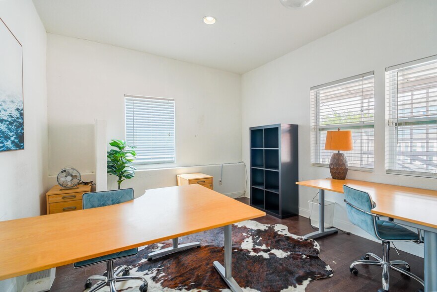 More Photos Of 2531 Central Ave, Saint Petersburg Coworking Space