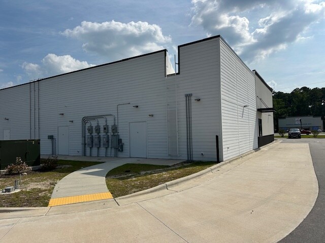 More Photos Of 422 US-70 Hwy, Havelock Freestanding For Lease