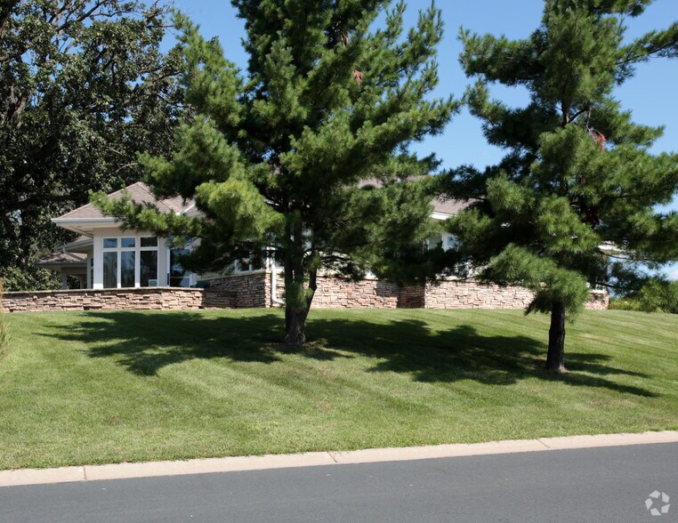 More Photos Of 8490 Woodbury Xing, Saint Paul Office For Sale