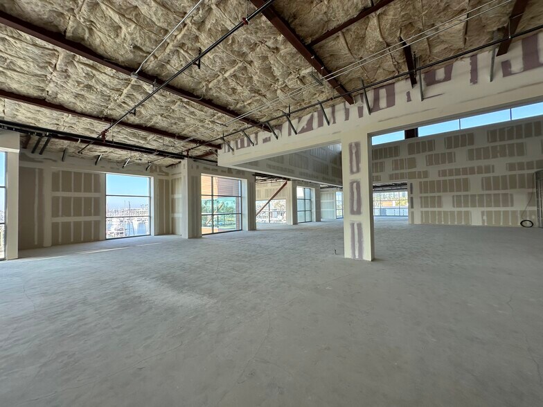 More Photos Of 4625-4635 Admiralty Way, Marina Del Rey Unknown For Lease