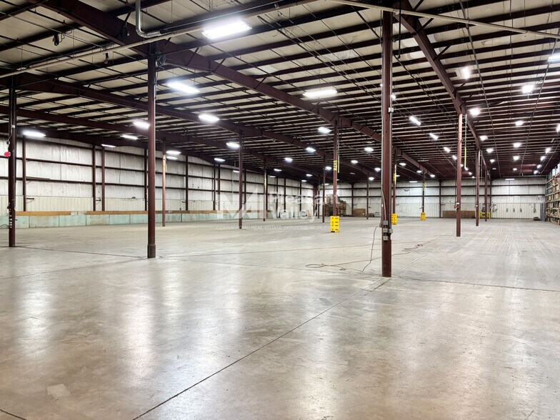 More Photos Of 7825 Hub Pky, Valley View Warehouse For Lease
