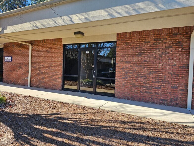 Primary Photo Of 5509 Radford Rd, Flowery Branch Office For Lease