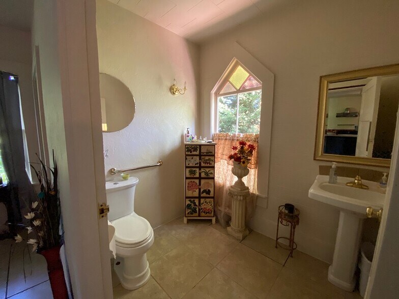 More Photos Of 113 S Main Ave, Ridgefield Religious Facility For Sale