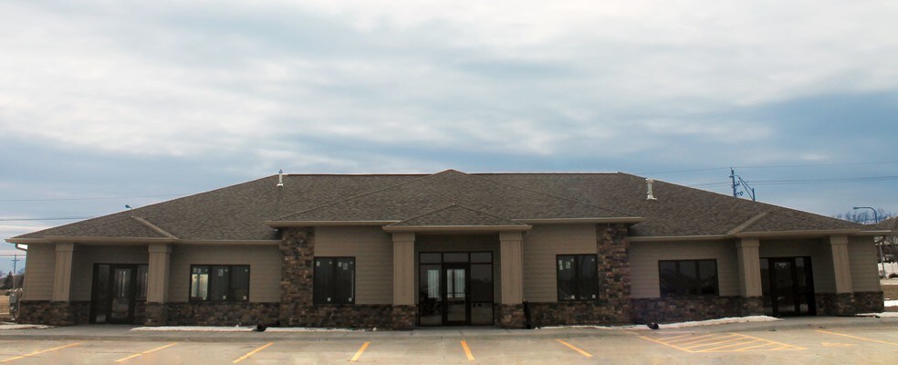 More Photos Of 9849 S 168th Ave, Omaha Office For Sale